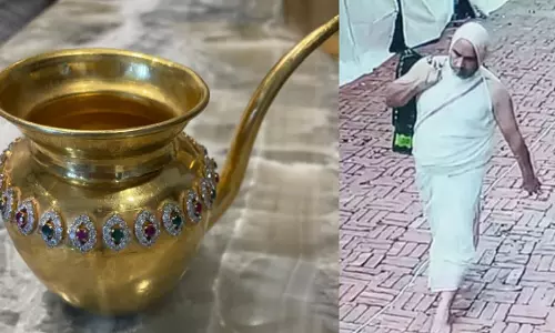 Delhi: धार्मिक समारोह में स्वर्ण कलश चोरी, आरोपी की पहचान Delhi: धार्मिक समारोह में स्वर्ण कलश चोरी, आरोपी की पहचान