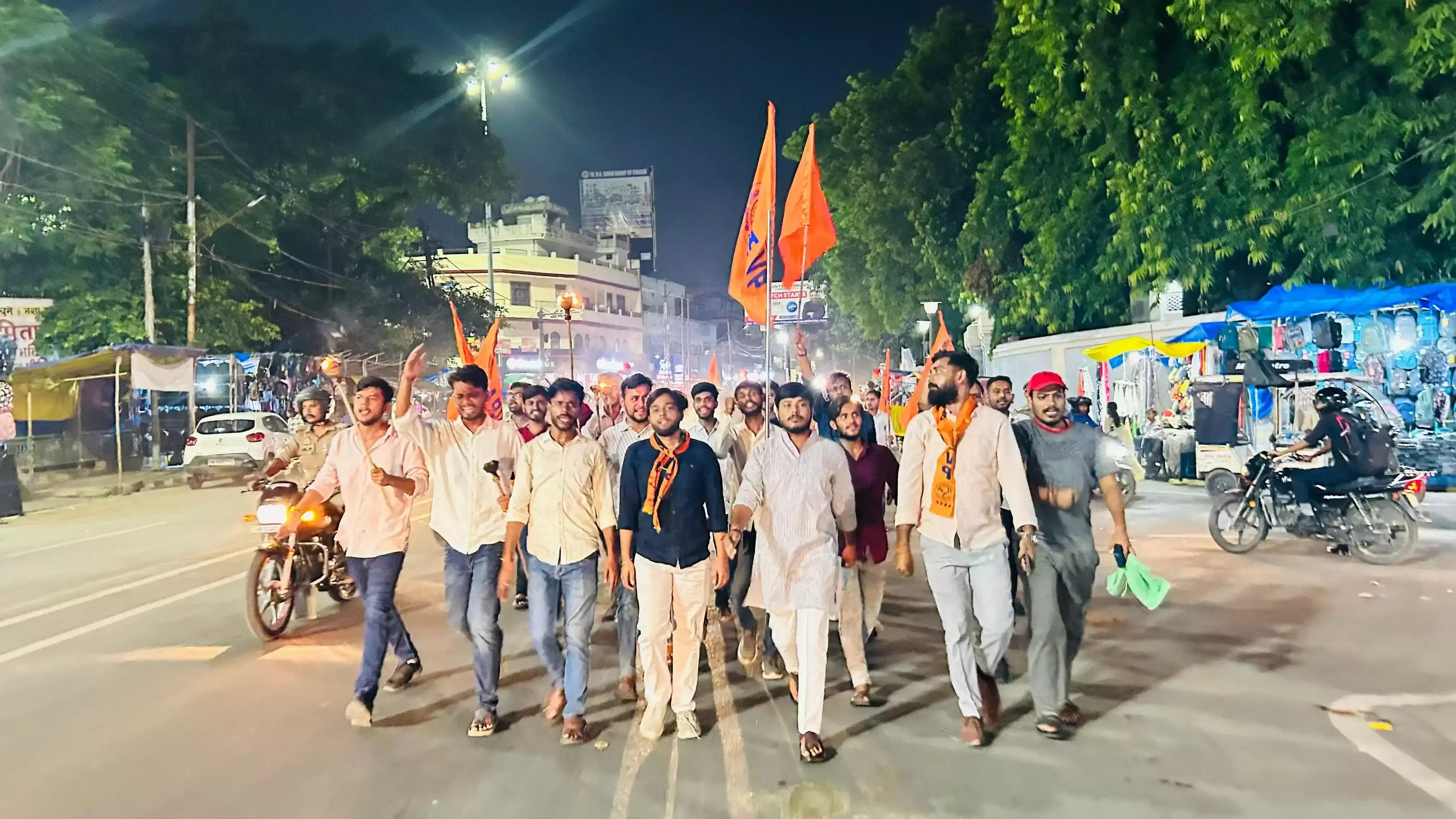 Prayagraj: पुलिसकर्मियों पर कार्रवाई की मांग, ABVP उतरेगा सड़कों पर