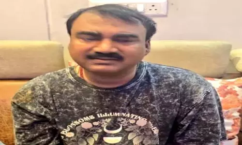 ज्योतिषी ने उस दोस्त को फंसाने के लिए फर्जी संदेश भेजा जिसने उसे जेल में डाला था ज्योतिषी ने उस दोस्त को फंसाने के लिए फर्जी संदेश भेजा जिसने उसे जेल में डाला था
