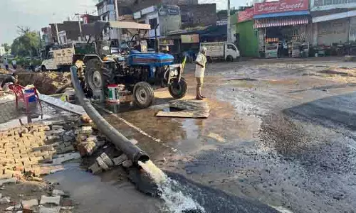 Haryana: सप्ताह भर की बाढ़ के बाद भुना के प्रमुख इलाकों से पानी निकाला गया Haryana: सप्ताह भर की बाढ़ के बाद भुना के प्रमुख इलाकों से पानी निकाला गया
