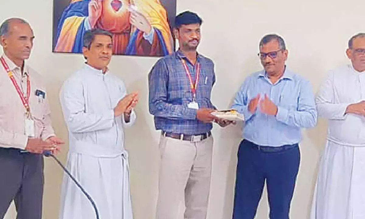 Andhra: ALIET ने नवीन सर्वोत्तम प्रथाओं का प्रदर्शन किया Andhra: ALIET ने नवीन सर्वोत्तम प्रथाओं का प्रदर्शन किया