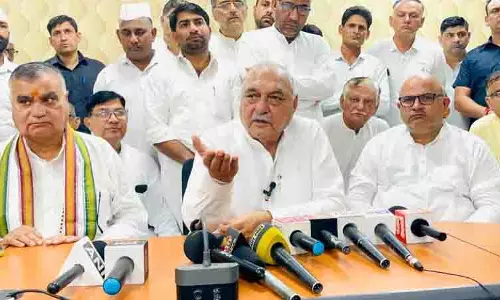 राज्य सरकार द्वारा बाढ़ राहत कार्य पर्याप्त नहीं: Hooda राज्य सरकार द्वारा बाढ़ राहत कार्य पर्याप्त नहीं: Hooda