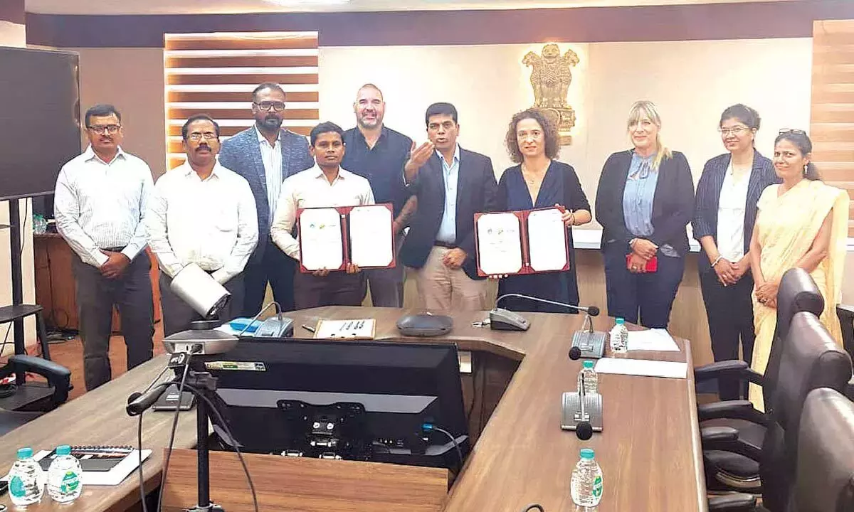 APSSDC और डेक्रा आर्बिट ने जर्मन नौकरियों के लिए युवाओं को प्रशिक्षित करने हेतु समझौता ज्ञापन पर हस्ताक्षर किए APSSDC और डेक्रा आर्बिट ने जर्मन नौकरियों के लिए युवाओं को प्रशिक्षित करने हेतु समझौता ज्ञापन पर हस्ताक्षर किए