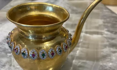 Delhi के व्यापारी ने लाल किले से सोने का कलश खोने पर जताया दुख Delhi के व्यापारी ने लाल किले से सोने का कलश खोने पर जताया दुख