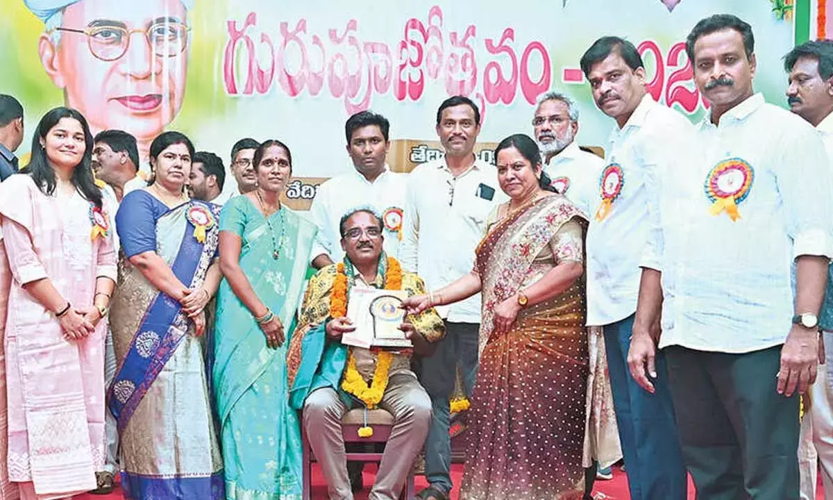 Andhra: समाज में बदलाव लाने में शिक्षकों की महत्वपूर्ण भूमिका