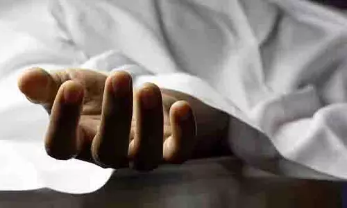 Mumbai: लालबाग में हिट-एंड-रन हादसा, दो साल के मासूम की जान गई Mumbai: लालबाग में हिट-एंड-रन हादसा, दो साल के मासूम की जान गई