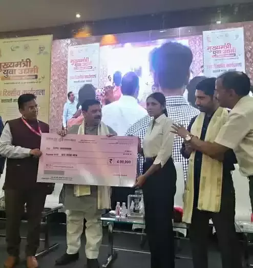 Varanasi: यूपी में बढ़ रही युवा उद्यमियों की संख्या : मंत्री जायसवाल Varanasi: यूपी में बढ़ रही युवा उद्यमियों की संख्या : मंत्री जायसवाल