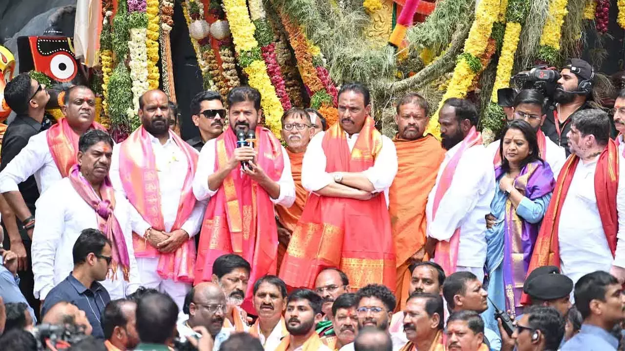 Telangana: शहर में गणेश विसर्जन के लिए सुरक्षा के कड़े इंतजाम Telangana: शहर में गणेश विसर्जन के लिए सुरक्षा के कड़े इंतजाम