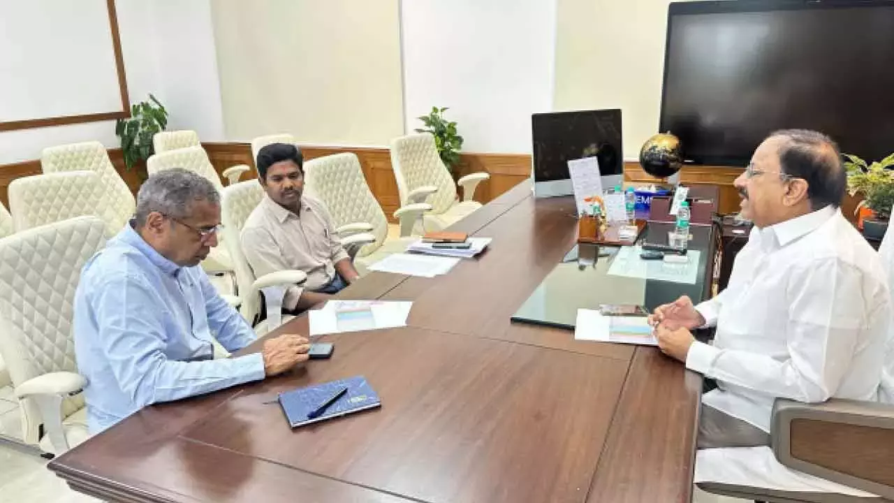 Telangana: तुम्माला ने केंद्र से राज्य को तुरंत 2 लाख मीट्रिक टन यूरिया की आपूर्ति करने का आग्रह किया Telangana: तुम्माला ने केंद्र से राज्य को तुरंत 2 लाख मीट्रिक टन यूरिया की आपूर्ति करने का आग्रह किया