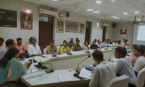 Ajmer: प्रभारी सचिव गायत्री राठौड़ ने ली समीक्षा बैठक Ajmer: प्रभारी सचिव गायत्री राठौड़ ने ली समीक्षा बैठक