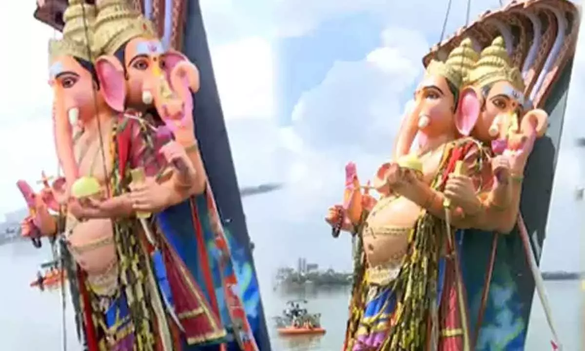 Telangana: खैरताबाद बड़ा गणेश विसर्जन शांतिपूर्वक संपन्न Telangana: खैरताबाद बड़ा गणेश विसर्जन शांतिपूर्वक संपन्न