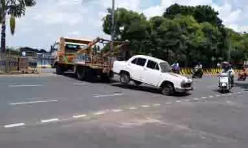 Bengal: सरकार ने की ई-वाहन युग की शुरुआत, पुराने वाहन होंगे बाहर Bengal: सरकार ने की ई-वाहन युग की शुरुआत, पुराने वाहन होंगे बाहर