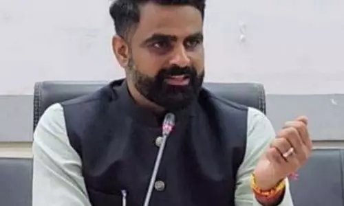 जिलाधिकारी ने मंडल अधिकारियों से कहा: काम समय पर हो, देरी न हो