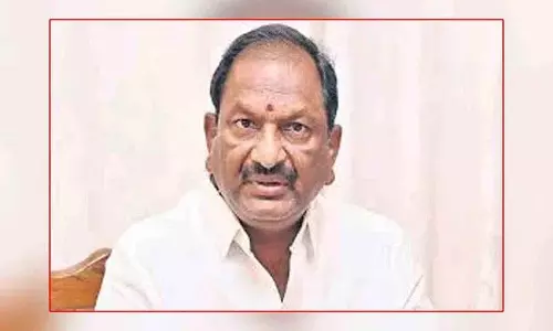किसानों को यूरिया उपलब्ध कराने में तीन मंत्री विफल: पूर्व मंत्री Koppula किसानों को यूरिया उपलब्ध कराने में तीन मंत्री विफल: पूर्व मंत्री Koppula
