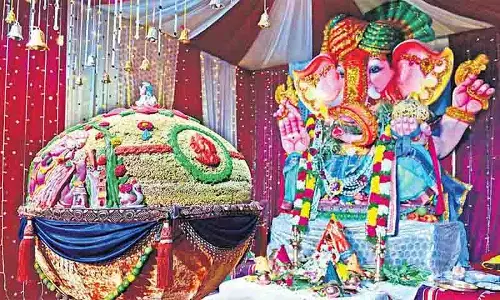 Hyderabad के युवक ने 99 रुपये में 333 किलो गणेश लड्डू खरीदा Hyderabad के युवक ने 99 रुपये में 333 किलो गणेश लड्डू खरीदा