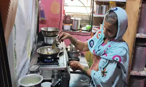 उज्ज्वला योजना ने बदली महिलाओं की जिंदगी, धुएं और बीमारियों से मिली मुक्ति