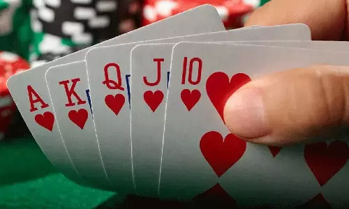 पोकर खेलने के आरोप में सात लोग गिरफ्तार पोकर खेलने के आरोप में सात लोग गिरफ्तार