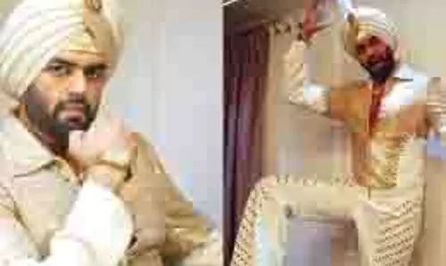 मनीष पॉल ने ‘बिजुरिया’ के BTS में पहनी पगड़ी, डिस्को लुक ने खींचा ध्यान मनीष पॉल ने ‘बिजुरिया’ के BTS में पहनी पगड़ी, डिस्को लुक ने खींचा ध्यान