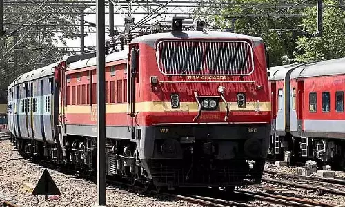 पूजा की छुट्टियों में घूमने का प्लान बना रहे हैं? दक्षिण पूर्व रेलवे चलाएगा कई स्पेशल ट्रेनें