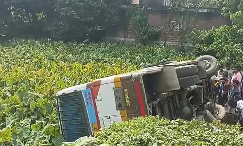 Malda-Ratua राज्य राजमार्ग पर सड़क दुर्घटना में 1 की मौत, 30 घायल