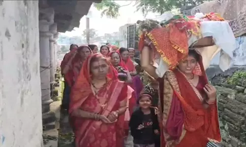 अल्मोड़ा में सातूं-आठूं पर्व की धूम, पारंपरिक उत्साह के साथ गौरा-महेश्वर की पूजा