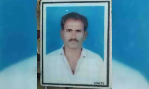 Narayanpet: गणेश विसर्जन के दौरान नाचते समय व्यक्ति की मौत Narayanpet: गणेश विसर्जन के दौरान नाचते समय व्यक्ति की मौत