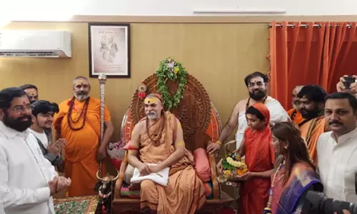 उपमुख्यमंत्री एकनाथ शिंदे ने बोरीवली में स्वामी अविमुक्तेश्वरानंद से की मुलाकात