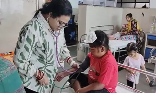 बाढ़ में गुर्दे के रोगी बच्चे को मुफ्त इलाज