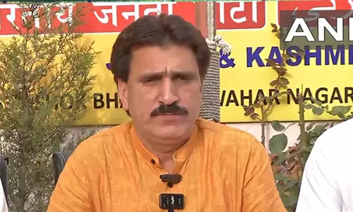 हज़रतबल दरगाह में अशोक चिह्न पर हमला