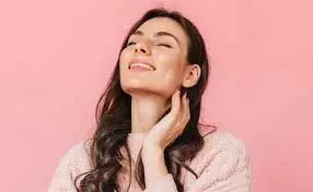 Beauty Tips: रात में इन 5 स्किनकेयर स्टेप्स को फॉलो करें, सुबह शीशे में देखें ग्लोइंग चेहरा Beauty Tips: रात में इन 5 स्किनकेयर स्टेप्स को फॉलो करें, सुबह शीशे में देखें ग्लोइंग चेहरा