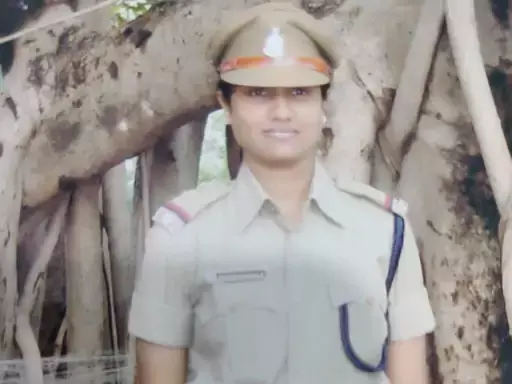 कैंसर से महिला पुलिस अधिकारी का निधन कैंसर से महिला पुलिस अधिकारी का निधन