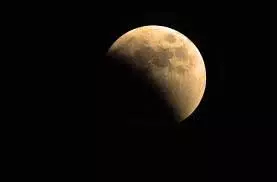 Chandra Grahan 2025: 100 साल बाद दुर्लभ चंद्र ग्रहण, आज इस टाइम से हो जाएं सावधान Chandra Grahan 2025: 100 साल बाद दुर्लभ चंद्र ग्रहण, आज इस टाइम से हो जाएं सावधान