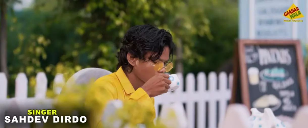 LOLLIPOP FULL VIDEO : सहदेव की धमाकेदार वापसी लॉलीपॉप गाने के साथ LOLLIPOP FULL VIDEO : सहदेव की धमाकेदार वापसी लॉलीपॉप गाने के साथ