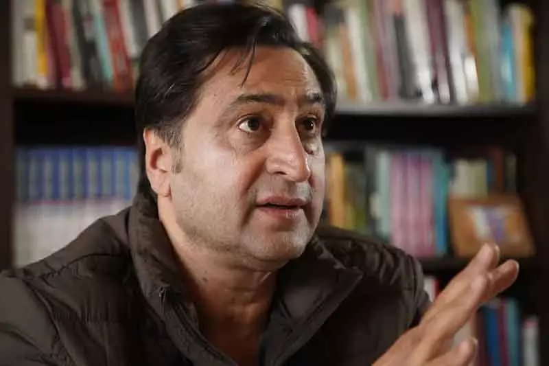 ईद-ए-मिलाद-उन-नबी पर कर्मचारियों के लिए विशेष छुट्टी की मांग: सज्जाद लोन ईद-ए-मिलाद-उन-नबी पर कर्मचारियों के लिए विशेष छुट्टी की मांग: सज्जाद लोन