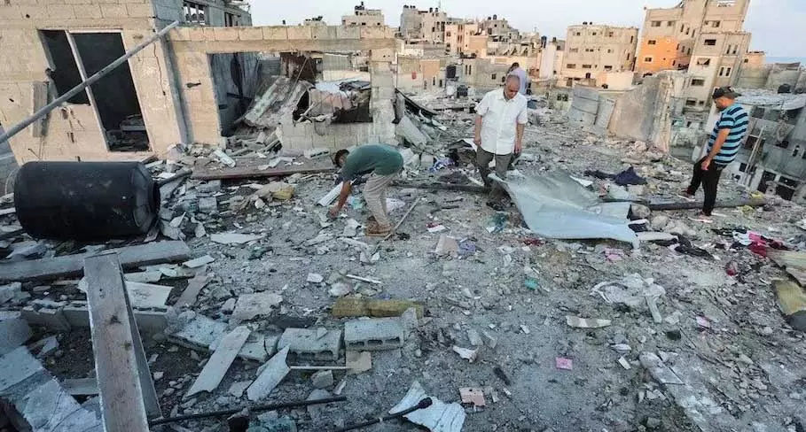 Israel: बमों से दहल उठा यह शहर, मच गया हाहाकार Israel: बमों से दहल उठा यह शहर, मच गया हाहाकार