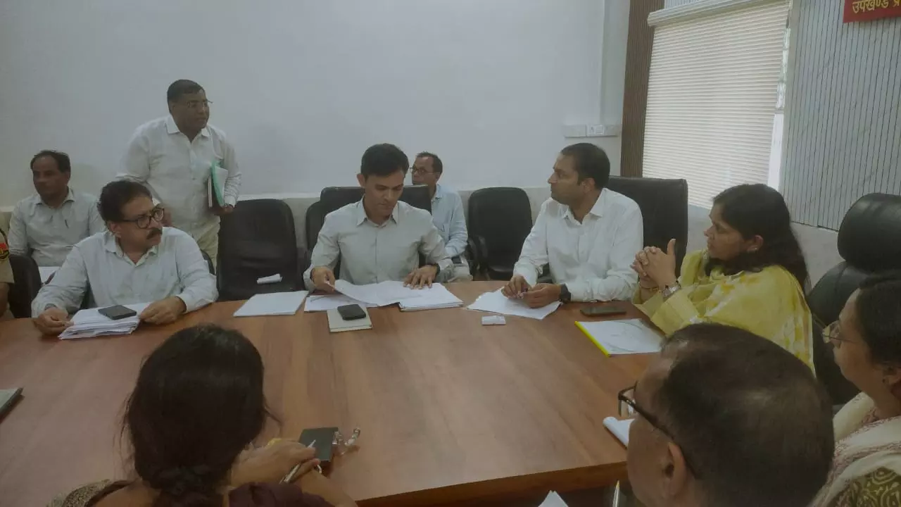 Ajmer: गायत्री राठौड़ ने नसीराबाद में राहत एवं बचाव कार्यों का जायजा लिया Ajmer: गायत्री राठौड़ ने नसीराबाद में राहत एवं बचाव कार्यों का जायजा लिया