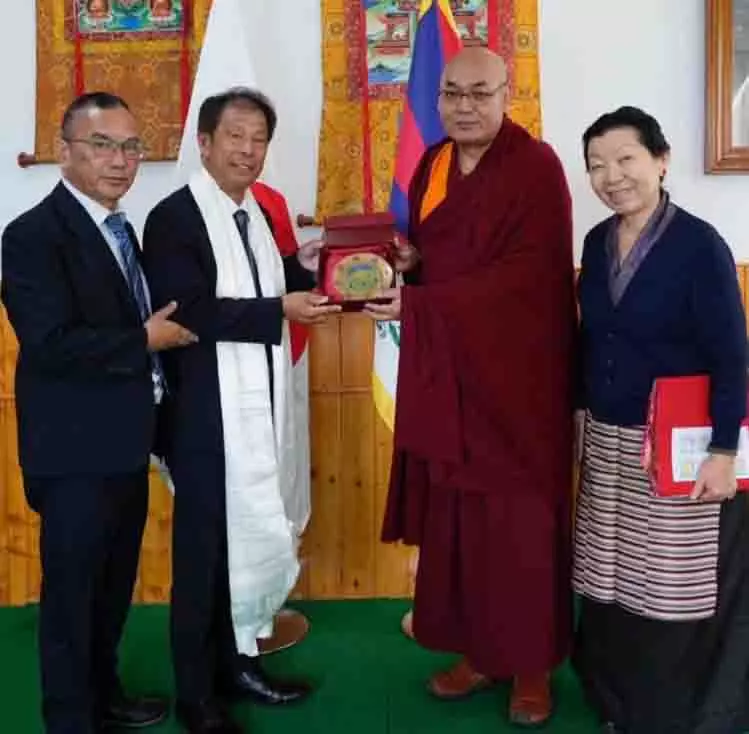 जापानी सांसद ने Dharamsala में निर्वासित तिब्बती संसद का दौरा किया जापानी सांसद ने Dharamsala में निर्वासित तिब्बती संसद का दौरा किया
