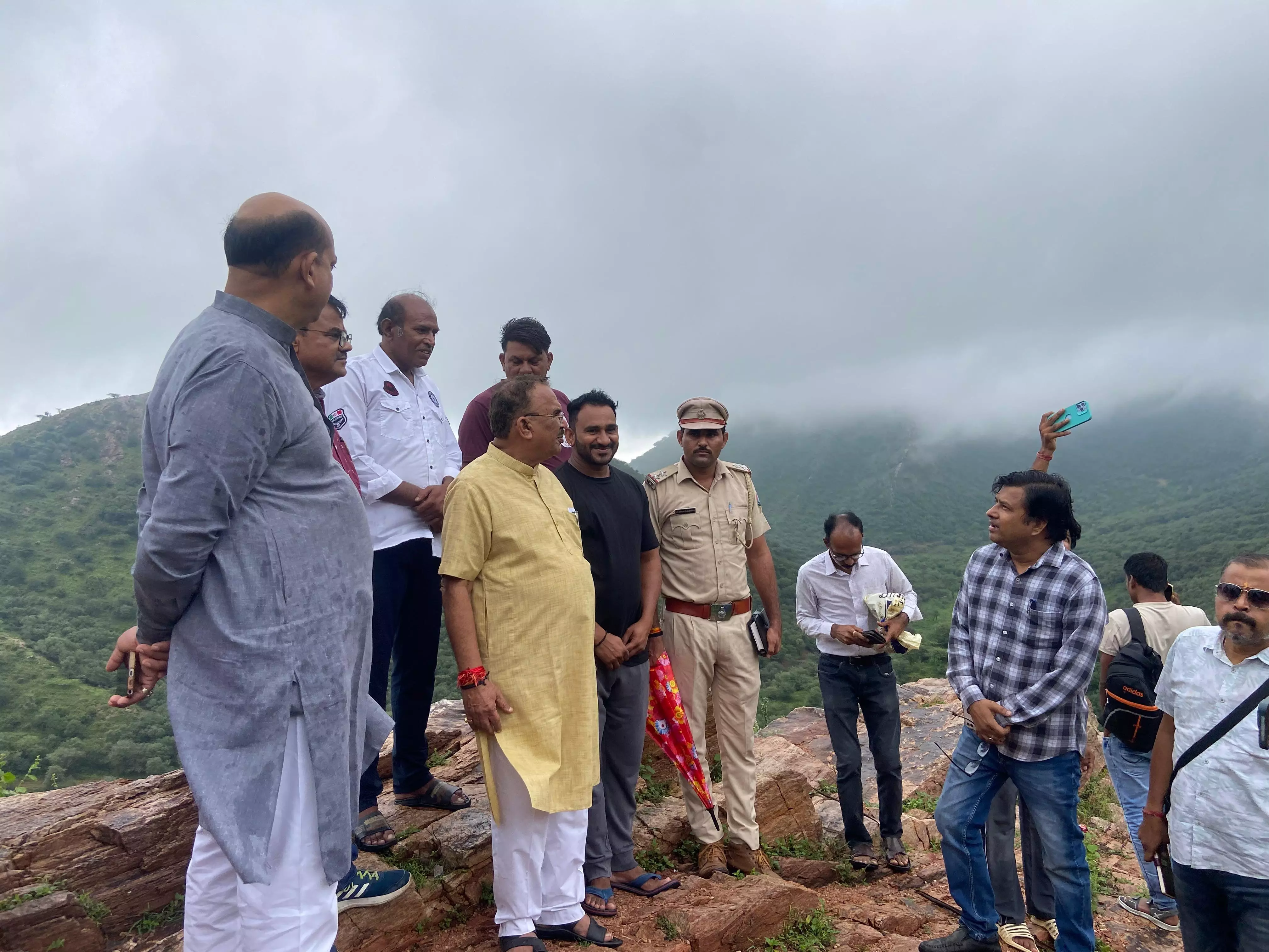 Jaipur: विधानसभा अध्यक्ष ने किया गंगा-भैरव घाटी का अवलोक Jaipur: विधानसभा अध्यक्ष ने किया गंगा-भैरव घाटी का अवलोक
