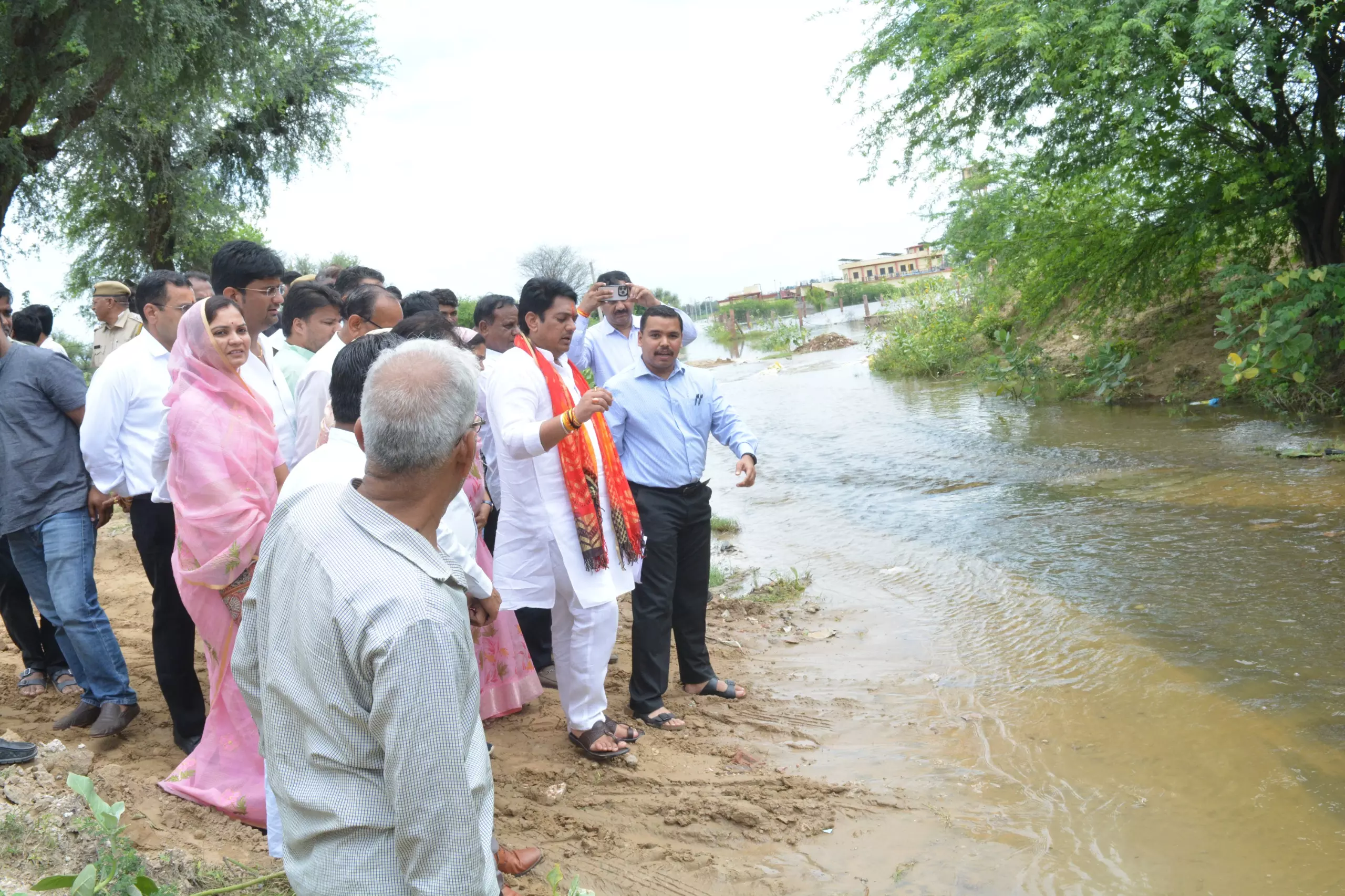 Churu जिले के अतिवृष्टि प्रभावित सुजानगढ़ उपखंड क्षेत्र का किया दौरा Churu जिले के अतिवृष्टि प्रभावित सुजानगढ़ उपखंड क्षेत्र का किया दौरा