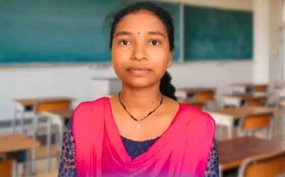 ओडिशा राज्यपाल ने की NEET पास आदिवासी लड़की की मदद, बनी समुदाय की पहली ओडिशा राज्यपाल ने की NEET पास आदिवासी लड़की की मदद, बनी समुदाय की पहली
