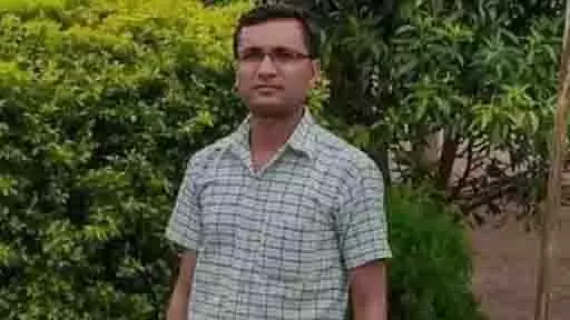 Madhya Pradesh: बैतूल में रेलवे ट्रैक पर 40 वर्षीय शिक्षक मृत मिला Madhya Pradesh: बैतूल में रेलवे ट्रैक पर 40 वर्षीय शिक्षक मृत मिला