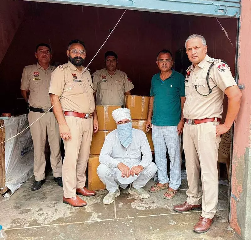 Haryana : फतेहाबाद में 1.25 लीटर अवैध गोलियों के साथ एक व्यक्ति गिरफ्तार Haryana : फतेहाबाद में 1.25 लीटर अवैध गोलियों के साथ एक व्यक्ति गिरफ्तार