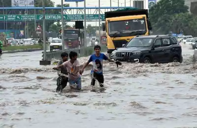 Chandigarh के निचले इलाकों में बारिश से हालात खराब, जीरकपुर सबसे ज्यादा प्रभावित Chandigarh के निचले इलाकों में बारिश से हालात खराब, जीरकपुर सबसे ज्यादा प्रभावित