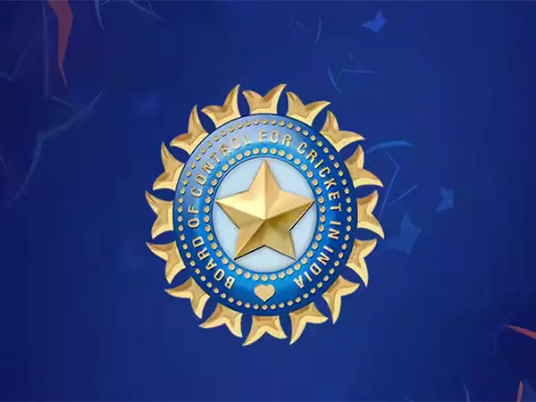 Duleep Trophy: सारांश जैन के हरफनमौला प्रदर्शन से सेंट्रल जोन ड्रॉ के बाद फाइनल में पहुंचा Duleep Trophy: सारांश जैन के हरफनमौला प्रदर्शन से सेंट्रल जोन ड्रॉ के बाद फाइनल में पहुंचा
