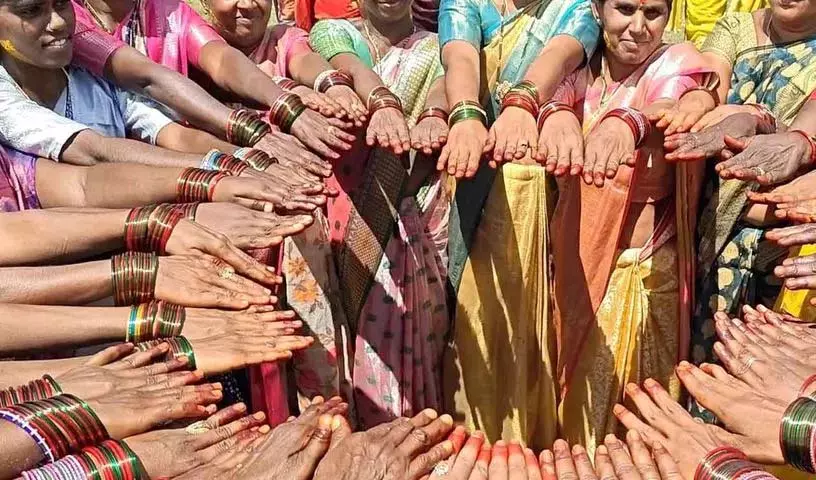 Ragojipet में चूड़ियों का त्यौहार मनाया गया.. पूरा शहर उत्साह से गुलजार है Ragojipet में चूड़ियों का त्यौहार मनाया गया.. पूरा शहर उत्साह से गुलजार है