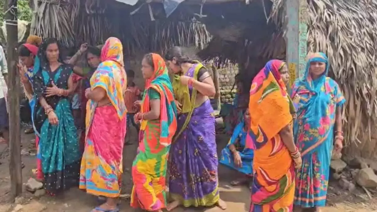 आंखें फोड़ दी, कान नोच लिए, 10 साल की बच्ची का नग्न शव नाले में मिला आंखें फोड़ दी, कान नोच लिए, 10 साल की बच्ची का नग्न शव नाले में मिला