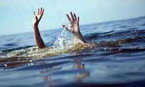Hathras : गणेश प्रतिमा विसर्जन के दौरान यमुना में डूबकर युवक की मौत Hathras : गणेश प्रतिमा विसर्जन के दौरान यमुना में डूबकर युवक की मौत