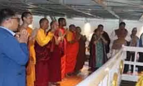 मुख्य न्यायाधीश गवई ने भगवान बुद्ध की जन्मस्थली लुम्बिनी का दौरा किया मुख्य न्यायाधीश गवई ने भगवान बुद्ध की जन्मस्थली लुम्बिनी का दौरा किया