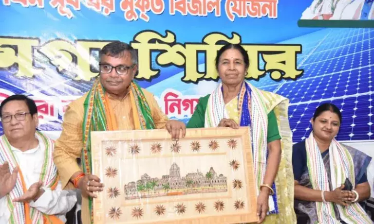 Tripura: मंत्री ने सौर ऊर्जा अपनाने के लिए गैस की कमी को जिम्मेदार ठहराया Tripura: मंत्री ने सौर ऊर्जा अपनाने के लिए गैस की कमी को जिम्मेदार ठहराया