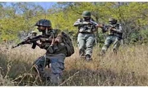 Jharkhand: नक्सलियों और सुरक्षा बलों के बीच मुठभेड़, 10 लाख का इनामी नक्सली ढेर Jharkhand: नक्सलियों और सुरक्षा बलों के बीच मुठभेड़, 10 लाख का इनामी नक्सली ढेर